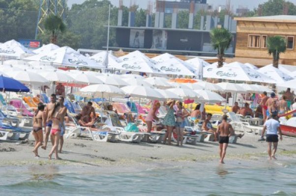 Minori prinşi în timp ce furau şezlonguri de pe o plajă din staţiunea Mamaia